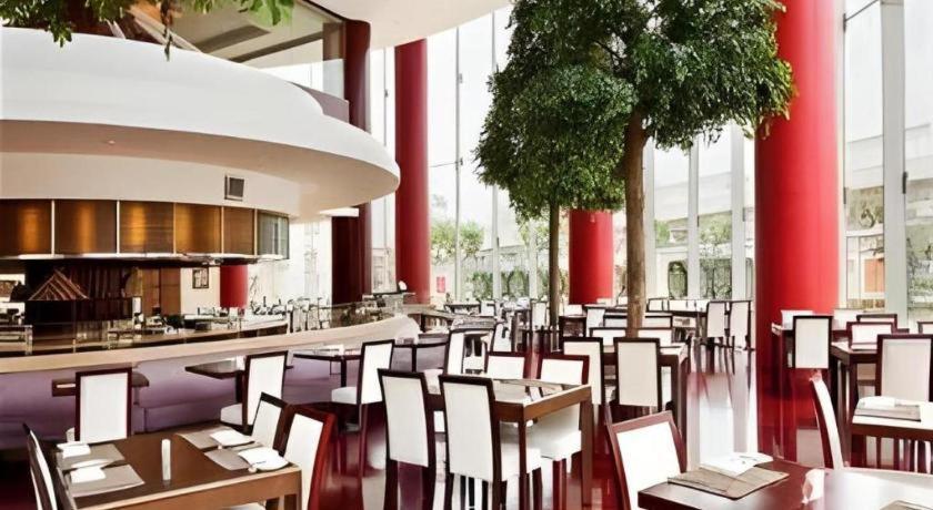 Crowne Plaza Shanghai Pudong By Ihg Exterior photo
